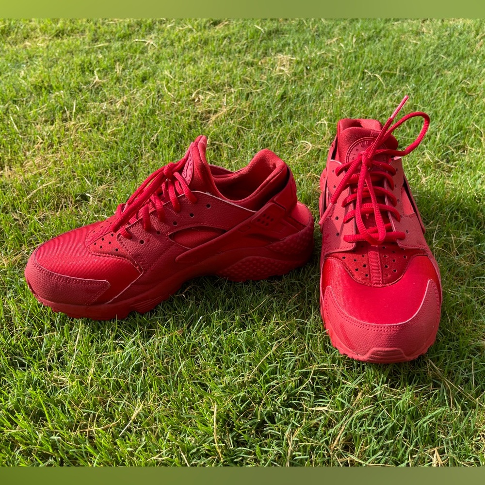 Nike women’s air huarache run sneakers